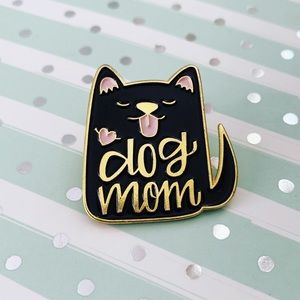 Dog Mom Enamel Pin / Black